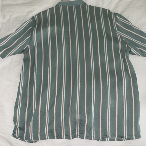 Short sleeve button up shirt - Picture 2 of 2